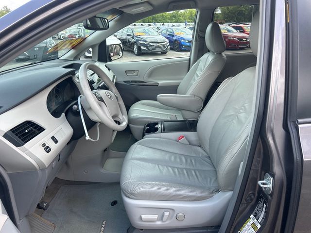 2013 Toyota Sienna LE 8-PASSENGER - 23050827 - 8