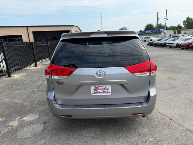 2013 Toyota Sienna LE 8-PASSENGER - 23063114 - 4