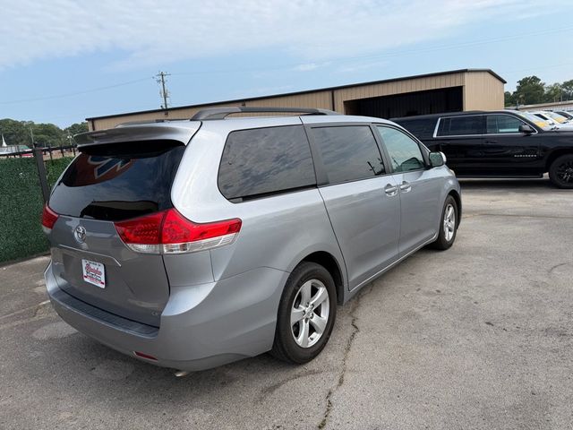 2013 Toyota Sienna LE 8-PASSENGER - 23063114 - 5