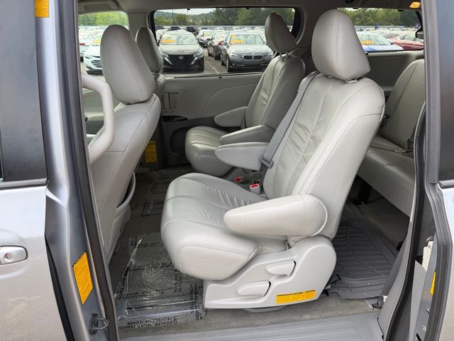 2013 Toyota Sienna LE 8-PASSENGER - 23063114 - 7