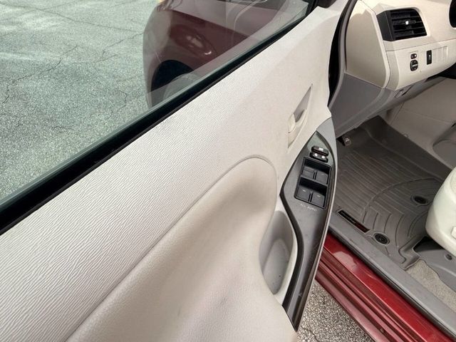 2013 Toyota Sienna LE 8 Passenger 4dr Mini Van - 23025308 - 10