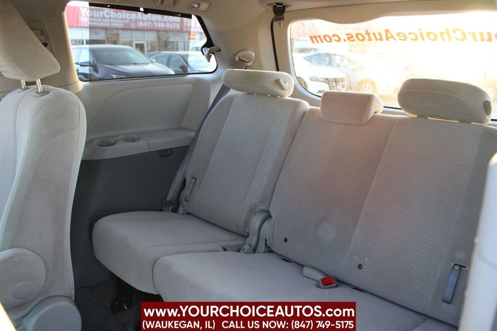 2013 Toyota Sienna LE 8 Passenger 4dr Mini Van - 22332429 - 11