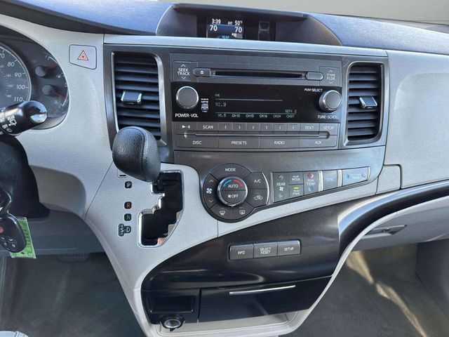 2013 Toyota Sienna LE 8 Passenger 4dr Mini Van - 22936469 - 46