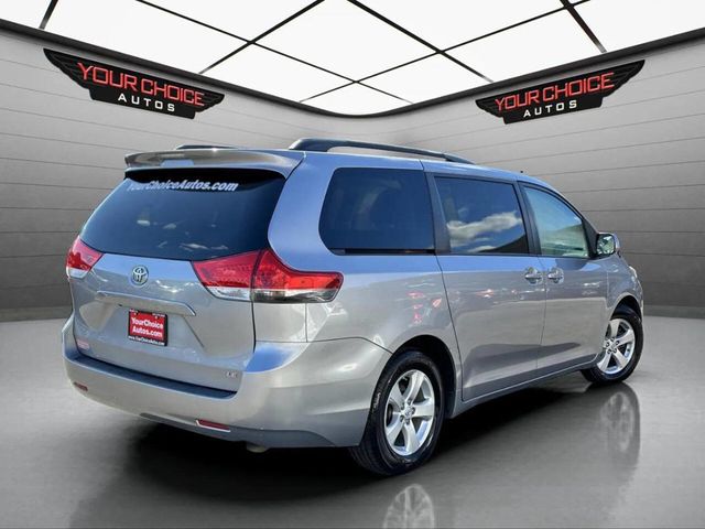 2013 Toyota Sienna LE 8 Passenger 4dr Mini Van - 22936469 - 4