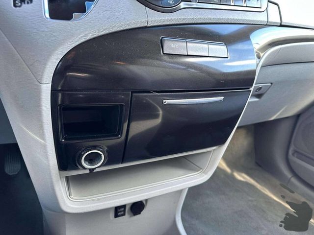 2013 Toyota Sienna LE 8 Passenger 4dr Mini Van - 22936469 - 50