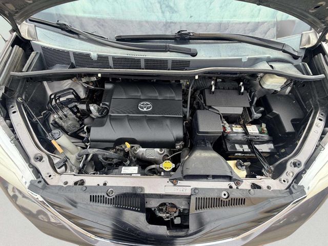 2013 Toyota Sienna LE 8 Passenger 4dr Mini Van - 23012251 - 10