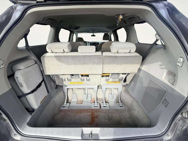 2013 Toyota Sienna LE 8 Passenger 4dr Mini Van - 23012251 - 4