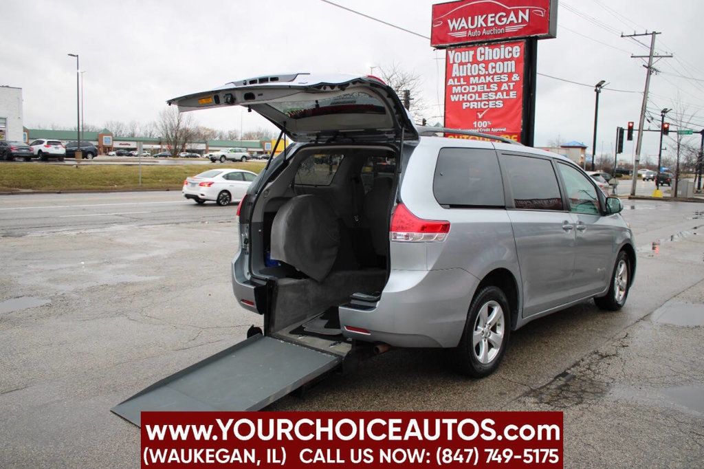 2013 Toyota Sienna LE Mobility 7 Passenger 4dr Mini Van - 22731243 - 13