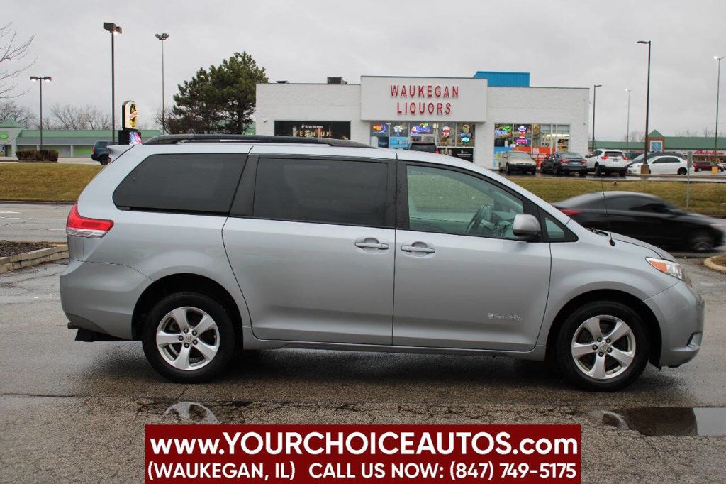 2013 Toyota Sienna LE Mobility 7 Passenger 4dr Mini Van - 22731243 - 2