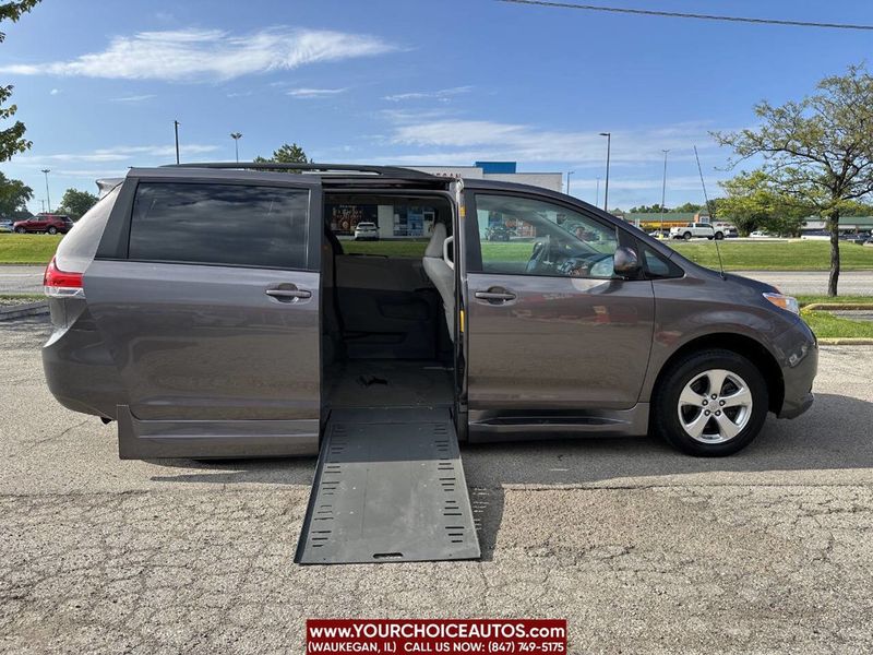 2013 Toyota Sienna LE Mobility 7 Passenger 4dr Mini Van - 23046823 - 0