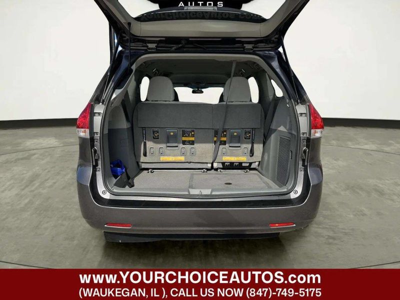 2013 Toyota Sienna LE Mobility 7 Passenger 4dr Mini Van - 23046823 - 15
