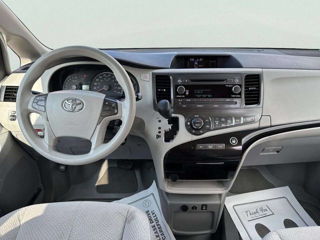2013 Toyota Sienna LE Mobility 7 Passenger 4dr Mini Van - 23046823 - 20