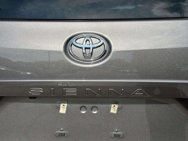 2013 Toyota Sienna LE Mobility 7 Passenger 4dr Mini Van - 23046823 - 41