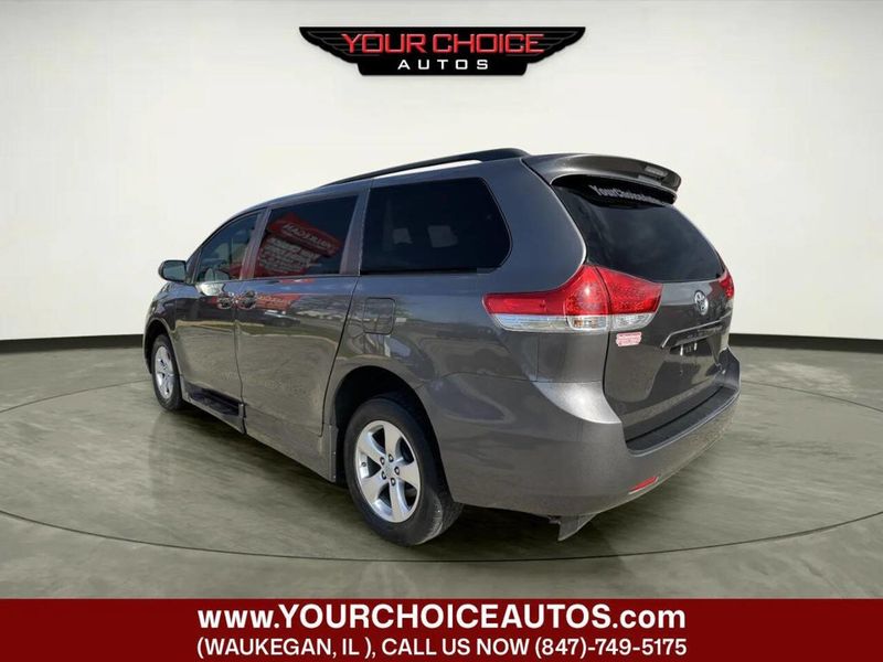 2013 Toyota Sienna LE Mobility 7 Passenger 4dr Mini Van - 23046823 - 4
