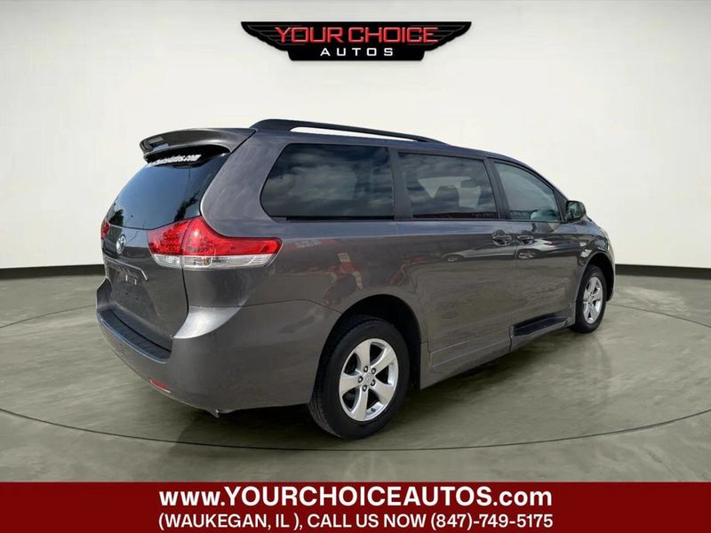 2013 Toyota Sienna LE Mobility 7 Passenger 4dr Mini Van - 23046823 - 6