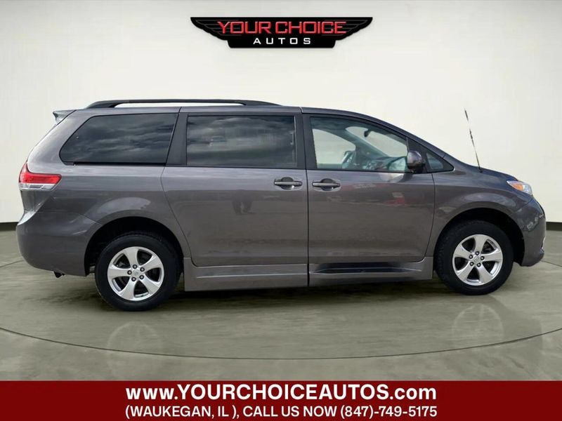 2013 Toyota Sienna LE Mobility 7 Passenger 4dr Mini Van - 23046823 - 7
