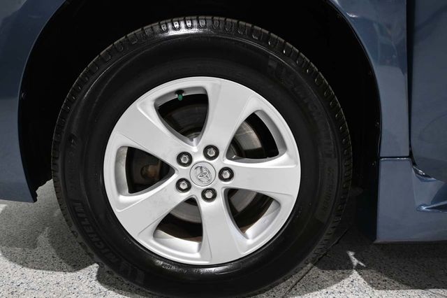 2013 Toyota Sienna LE Mobility Handicap Van - 23057726 - 11