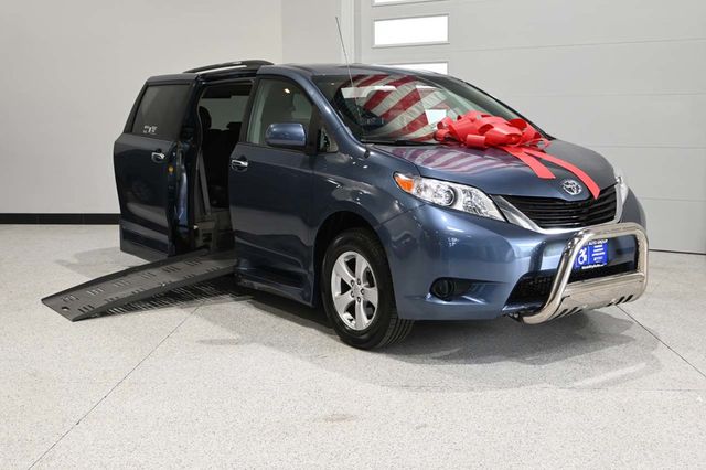 2013 Toyota Sienna LE Mobility Handicap Van - 23057726 - 1