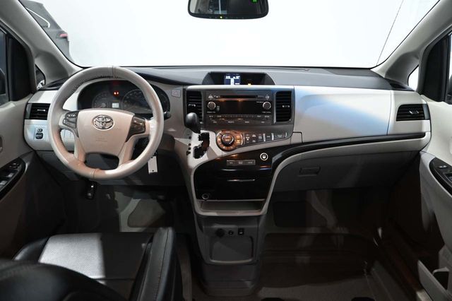 2013 Toyota Sienna LE Mobility Handicap Van - 23057726 - 21