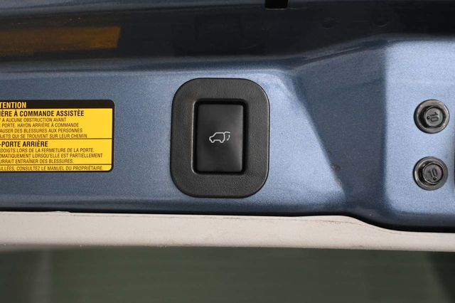 2013 Toyota Sienna LE Mobility Handicap Van - 23057726 - 25