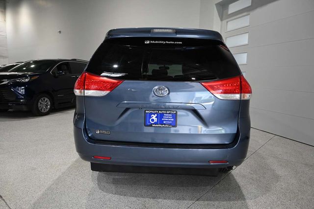 2013 Toyota Sienna LE Mobility Handicap Van - 23057726 - 6