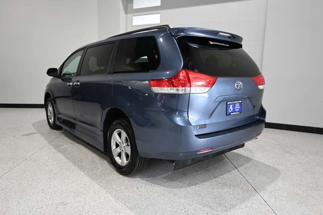 2013 Toyota Sienna LE Mobility Handicap Van - 23057726 - 7