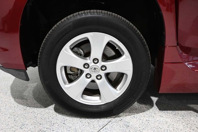 2013 Toyota Sienna LE Mobility Handicap Van - 23083282 - 11