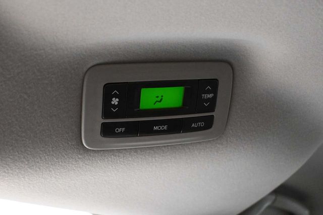 2013 Toyota Sienna LE Mobility Handicap Van - 23083282 - 27