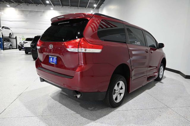 2013 Toyota Sienna LE Mobility Handicap Van - 23083282 - 5