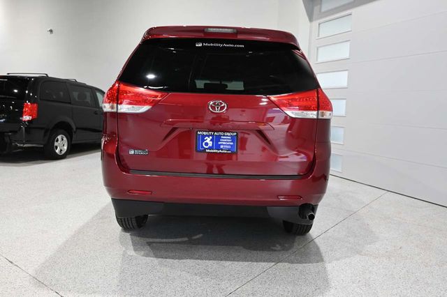 2013 Toyota Sienna LE Mobility Handicap Van - 23083282 - 6