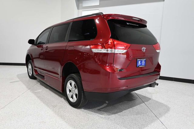 2013 Toyota Sienna LE Mobility Handicap Van - 23083282 - 7