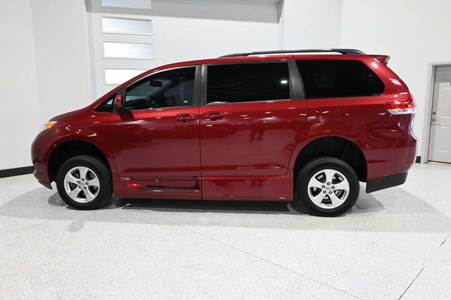 2013 Toyota Sienna LE Mobility Handicap Van - 23083282 - 8