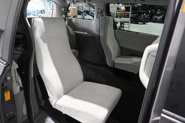 2013 Toyota Sienna LE Mobility Handicap Van - 23094920 - 16