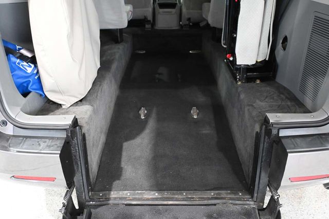 2013 Toyota Sienna LE Mobility Handicap Van - 23094920 - 18