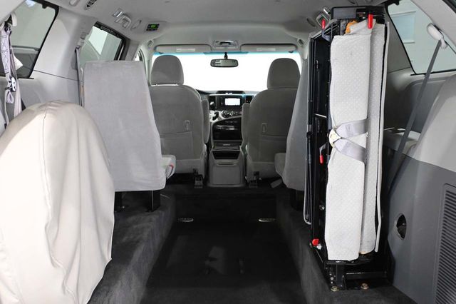 2013 Toyota Sienna LE Mobility Handicap Van - 23094920 - 19