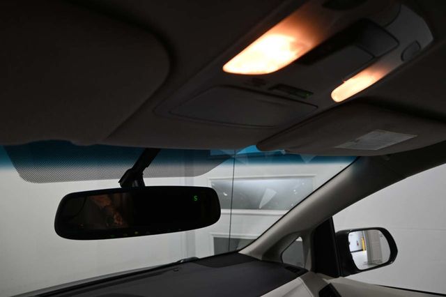 2013 Toyota Sienna LE Mobility Handicap Van - 23094920 - 28