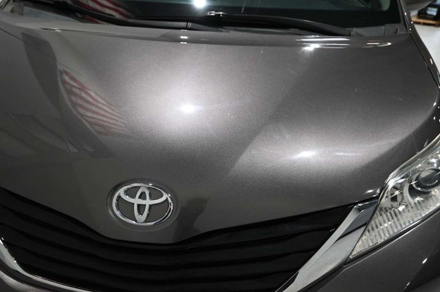 2013 Toyota Sienna LE Mobility Handicap Van - 23094920 - 38
