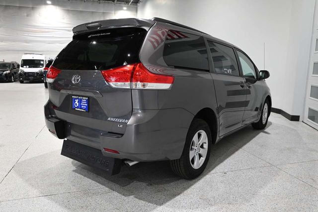 2013 Toyota Sienna LE Mobility Handicap Van - 23094920 - 5