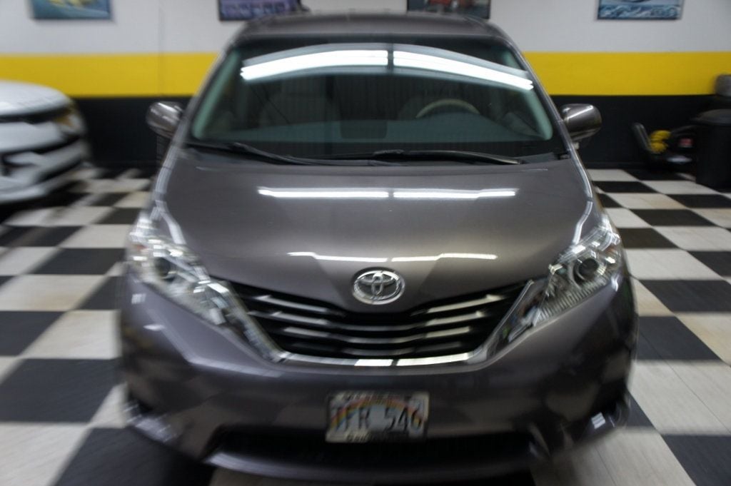 2013 Toyota Sienna LE V6, Great Shape! - 22935646 - 9