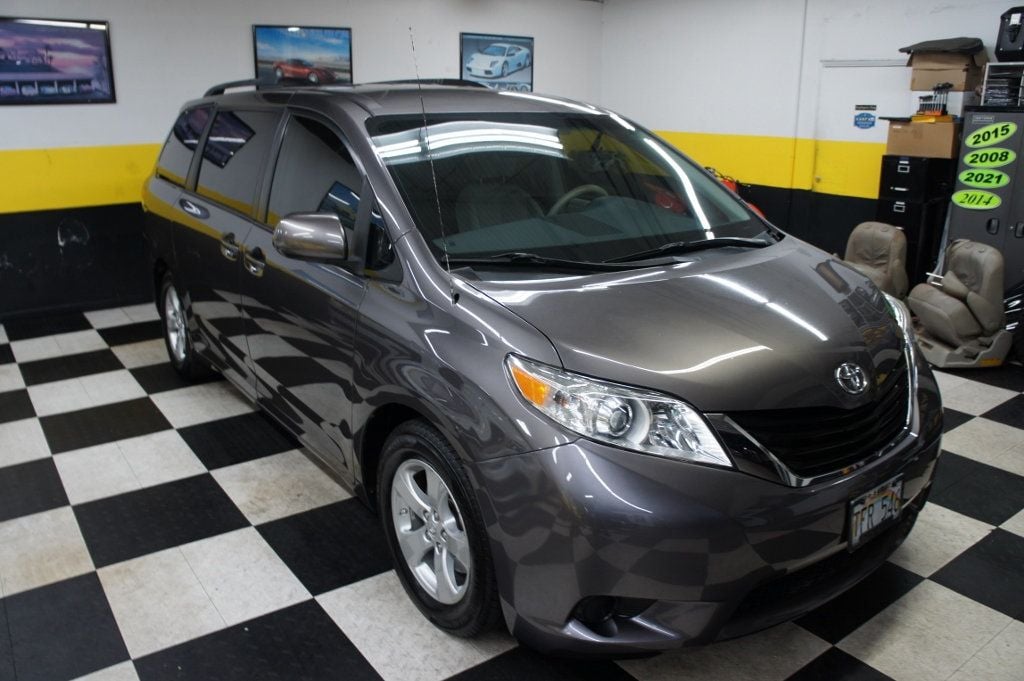 2013 Toyota Sienna LE V6, Great Shape! - 22935646 - 10