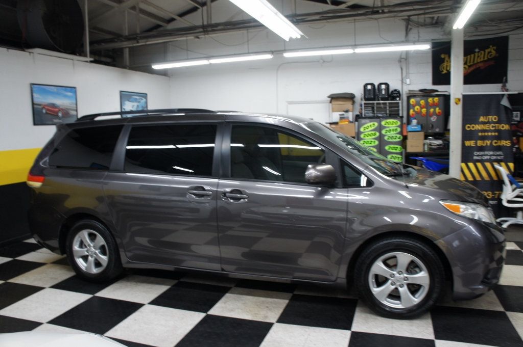 2013 Toyota Sienna LE V6, Great Shape! - 22935646 - 12