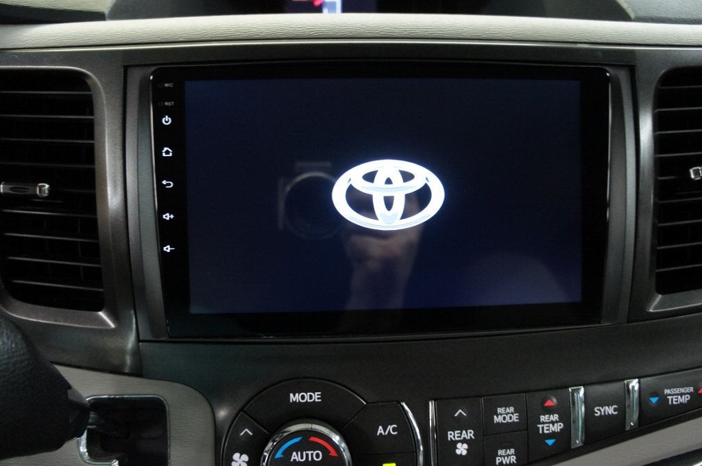 2013 Toyota Sienna LE V6, Great Shape! - 22935646 - 26