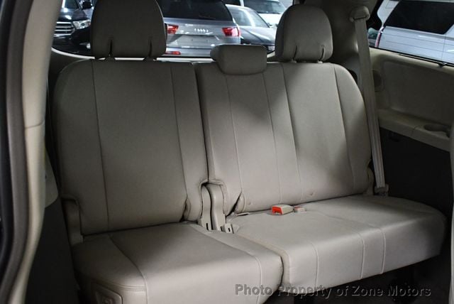 2013 Toyota Sienna limited - 22933939 - 16