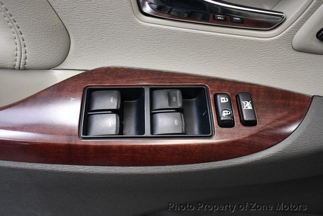 2013 Toyota Sienna limited - 22933939 - 30