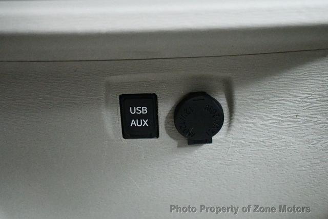 2013 Toyota Sienna limited - 22933939 - 44