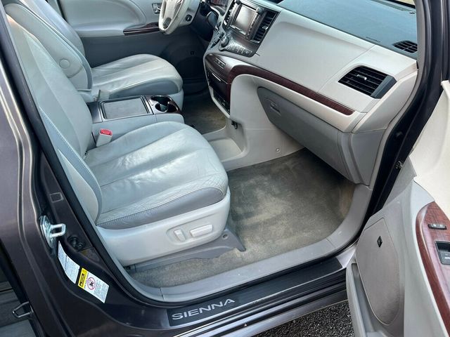 2013 Toyota Sienna Limited All Wheel Drive Van - 22976087 - 12