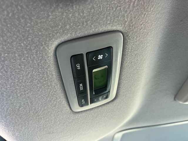 2013 Toyota Sienna Limited All Wheel Drive Van - 22976087 - 17