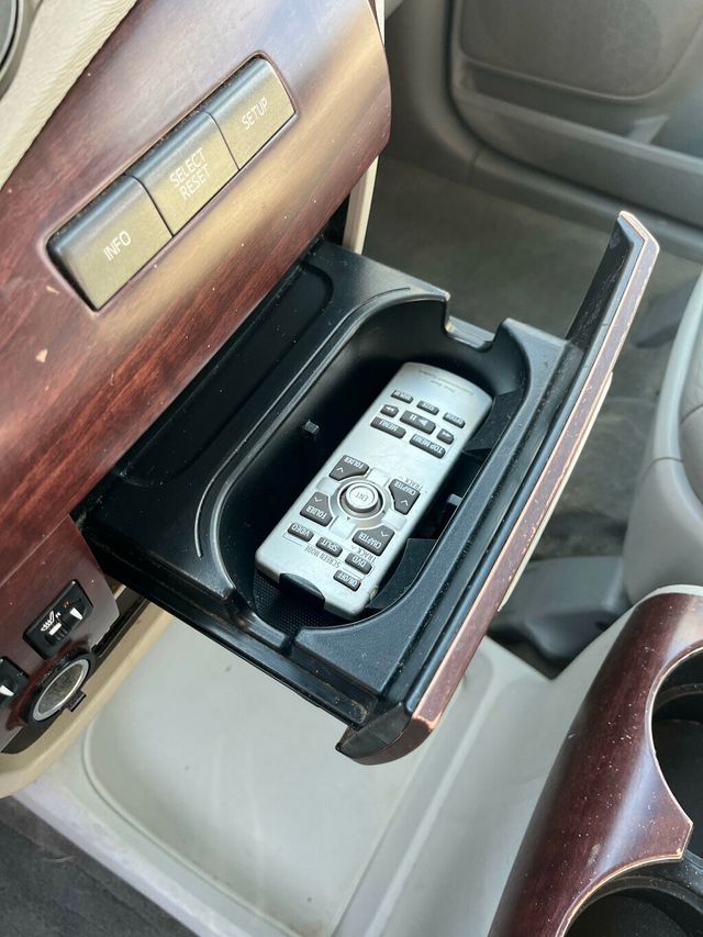 2013 Toyota Sienna Limited All Wheel Drive Van - 22976087 - 26