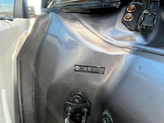 2013 Toyota Sienna Limited All Wheel Drive Van - 22976087 - 28