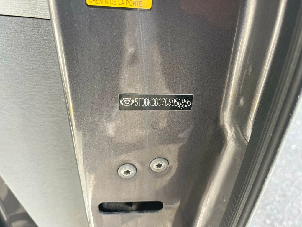 2013 Toyota Sienna Limited All Wheel Drive Van - 22976087 - 31